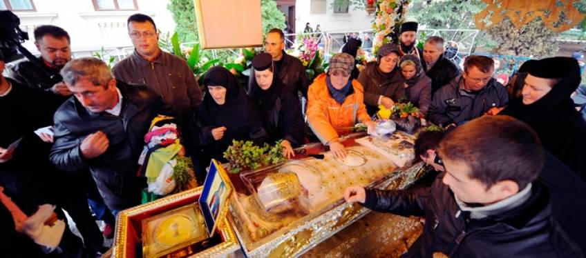 Programul sarbatorii inchinat Sfintei Cuvioase Parascheva